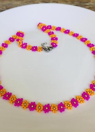 Розово-оранжевый цветочный чокер из бисера, бисерное ожерелье цвета фуксии3 фото