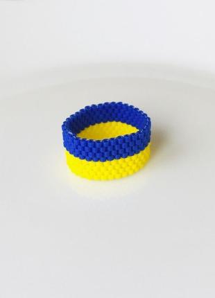 Патриотическое плетеное кольцо из японского бисера4 фото