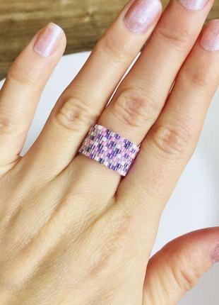 Мозаичное плетеное кольцо из японского бисера в сиреневых тонах3 фото