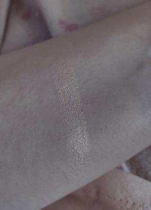 Хайлайтер eveline cosmetics glow and go strobe highlighter5 фото