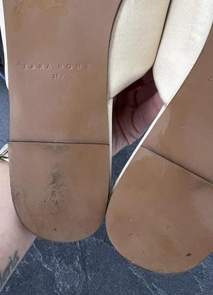 Трендовая обувь мюли тапочки босоножки шлепки zara home шелковые атласные сатиновые с перьями страуса3 фото