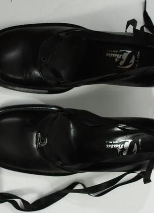 Туфлі bata2 фото