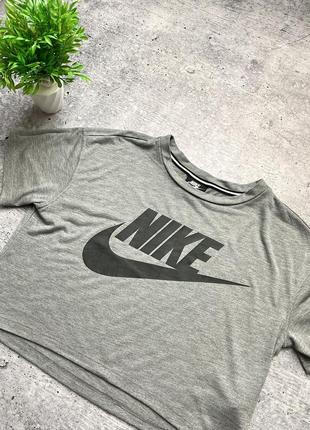 Женская футболка nike essential cropped3 фото