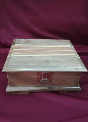 Дерев'яна скринька для прикрас з горіха №23 фото