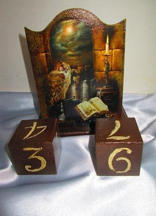 Настольный вечный календарь "библиотека"