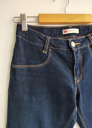 Зауженные джинсы скинни темно-синие levis 7106 фото