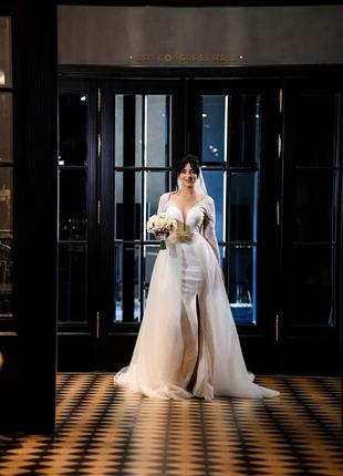 Весільна сукня + причіпний шлейф
