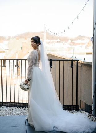 Весільна сукня + причіпний шлейф