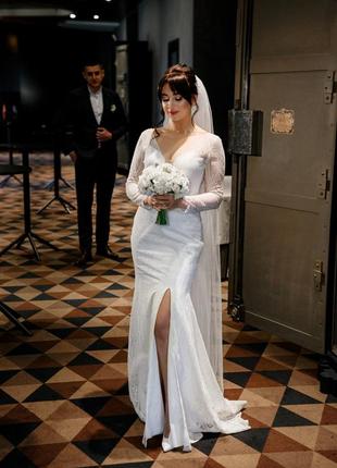 Весільна сукня + причіпний шлейф