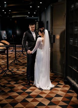 Весільна сукня + причіпний шлейф