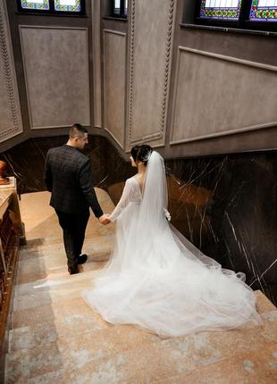 Весільна сукня + причіпний шлейф