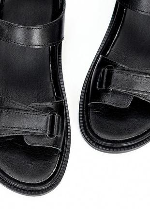Практичные женские кожаные черные босоножки на каблуке летние натуральная кожа лето7 фото