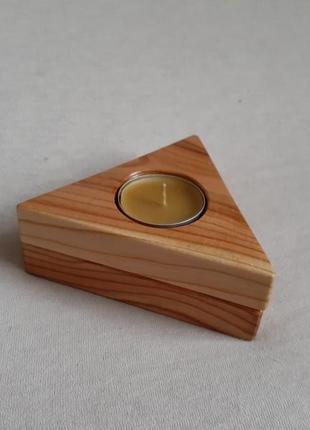 Треугольный деревянный подсвечник на 1 чайную свечу из дерева абрикоса2 фото