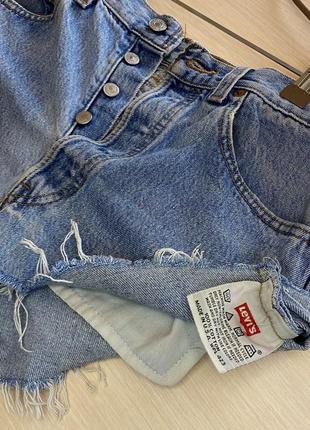 Женские джинсовые шорты levi`s10 фото