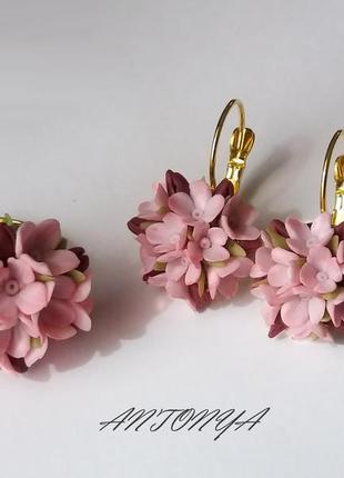 Комплект кільце та сережки з мініатюрними рожевими квітами3 фото
