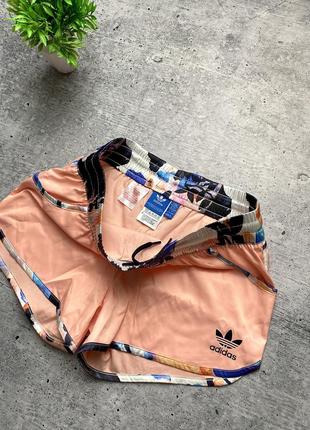 Женские шорты adidas2 фото