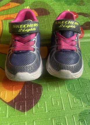 Яркие кроссовки на липучках  skechers оригинал светятся