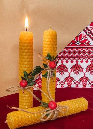Подаруноквий набір свічок "вишиванка - символ україни"3 фото