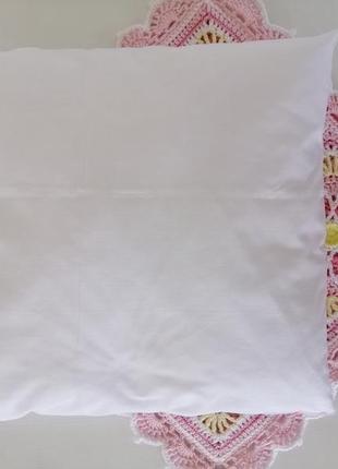 Вязаная крючком декоративная диванная подушка, розовая подушка с ромашками.8 фото