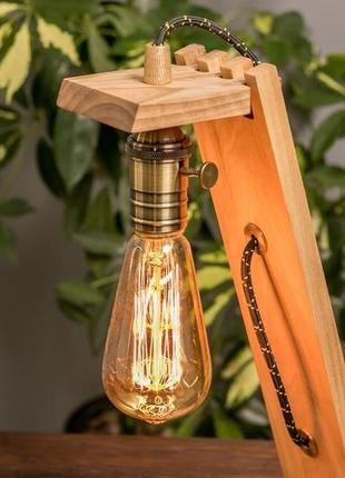Деревянная настольная ретро лампа из натурального дерева орех в стиле лофт4 фото