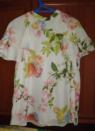 Блуза в цветы.1 фото