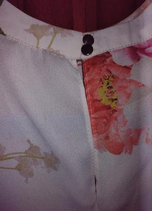 Блуза в цветы.4 фото