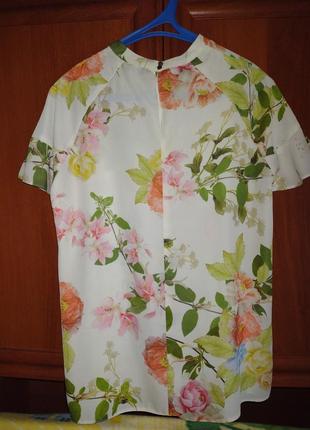 Блуза в цветы.2 фото