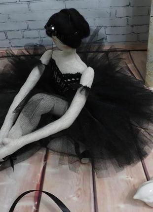 Балерина «чорний лебідь»2 фото