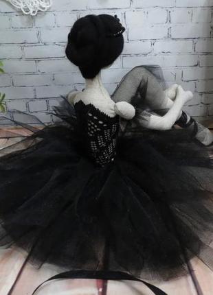 Балерина «чорний лебідь» 4