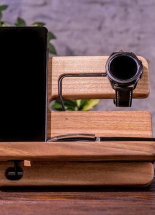 Підставка-органайзер з дерева для гаджетів samsung samsung для телефону годинника на стіл1 фото