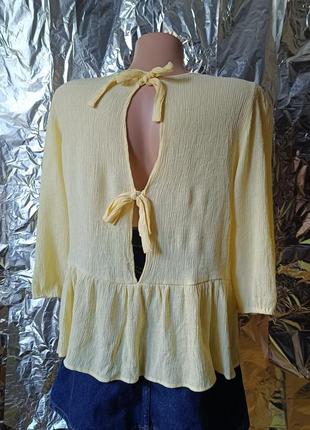 Короткая желтая блузка4 фото