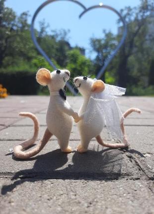 Мышь жених и невеста. мышата свадебная пара.