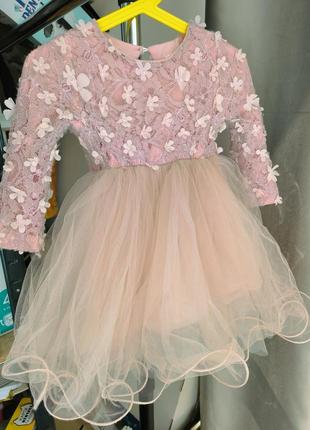 Праздничное платье с фатиновой юбочкой1 фото