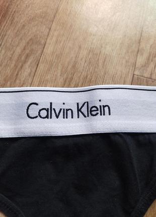 Эффектные трусики calvin klein2 фото