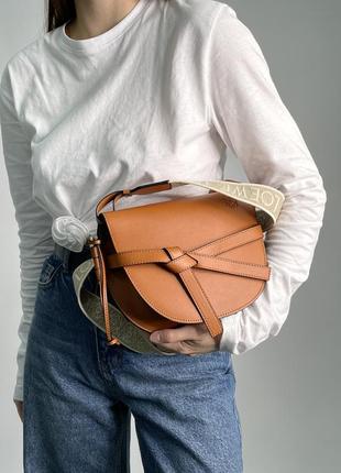 Женская сумка в стиле loewe gate small leather and jacquard shoulder bag brown premium.