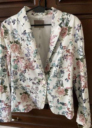 Піджак класичний 46 р новий.