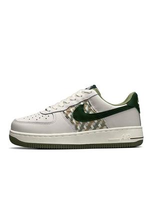 Жіночі кросівки nike air force 1 light gray green