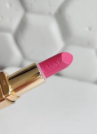 Помада для губ люкс эйвон avon luxe provocative pink2 фото