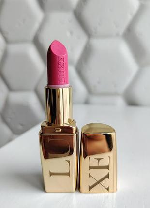Помада для губ люкс эйвон avon luxe provocative pink