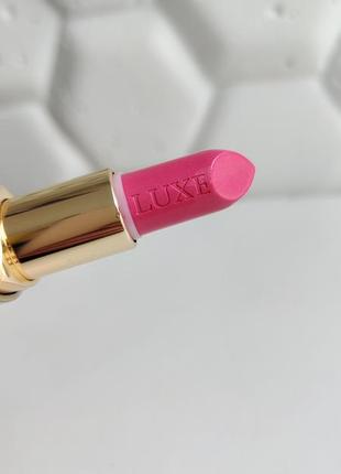 Помада для губ люкс эйвон avon luxe provocative pink4 фото