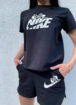 Літній жіночий костюм комплект спортивний футболка і шорти nike
