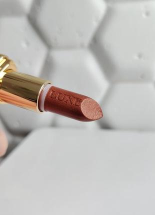 Помада для губ от эйвон люкс avon luxe couture copper4 фото