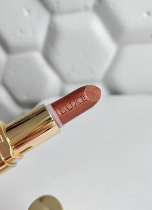 Помада для губ от эйвон люкс avon luxe couture copper2 фото