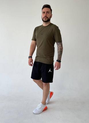 Летний мужской спортивный костюм комплект футболка и шорты jordan