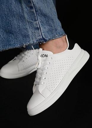 Кросівки жіночі білі з перфорацією весна літо
