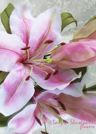 Лилия  «флоренция». цветы из ткани1 фото