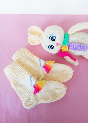 Вязаная игрушка зайчик, вязаные детские носки, комплект на подарок