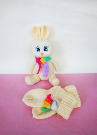 Вязаная игрушка зайчик, вязаные детские носки, комплект на подарок