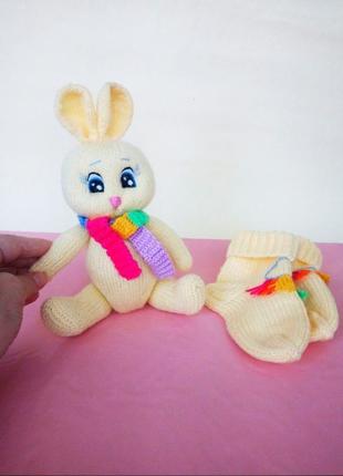 Вязаная игрушка зайчик, вязаные детские носки, комплект на подарок