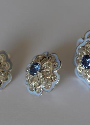 Комплект серебряных украшений 925 пробы с голубой эмалью и фианитом "пышные цветы"7 фото